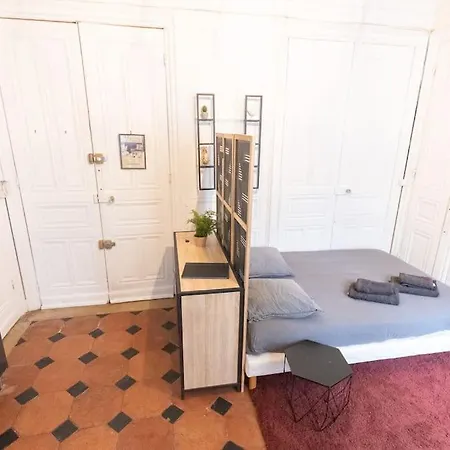 Immeuble L'aristocrate - L'authentique - Bd Carnot Apartman *