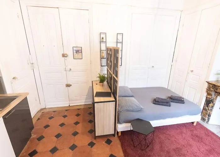 Immeuble L'aristocrate - L'authentique - Bd Carnot Apartmán *